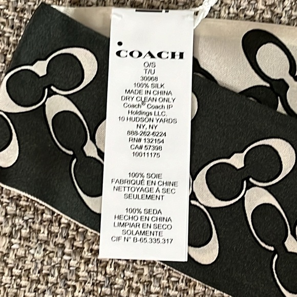 Coach Signature Skinny Scarf - Picture 6 of 7